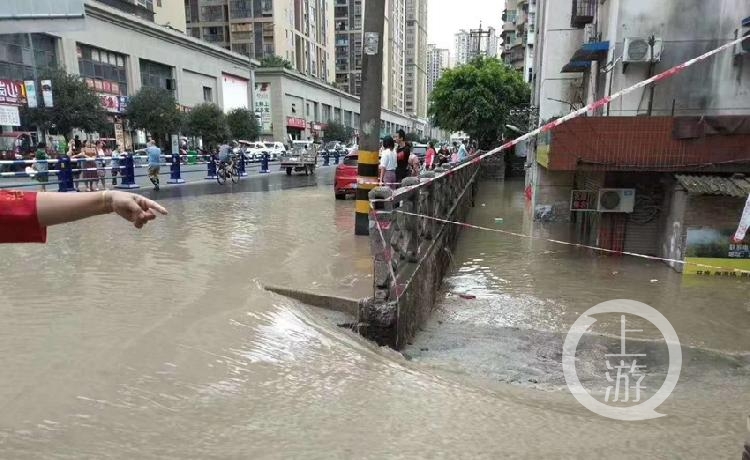 直击两江洪水 | 水位上涨 重庆合川部分低洼街道被淹