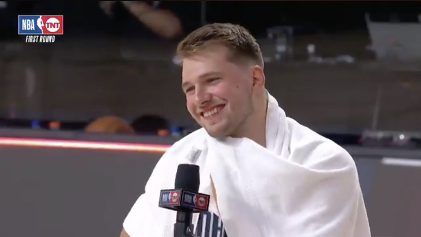 【影片】他才21歲啊！東契奇深陷犯規麻煩，主動跟教練說：我沒問題，繼續讓我在場上！-黑特籃球-NBA新聞影音圖片分享社區