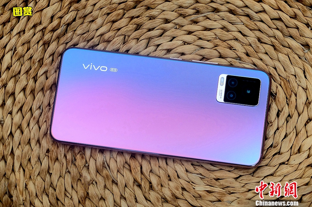 要轻薄 要时尚 还要拍大片 自拍旗舰手机vivo S7评测