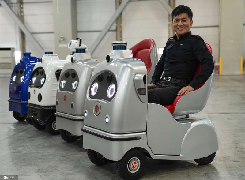日本推出自动驾驶电动椅穿行无阻