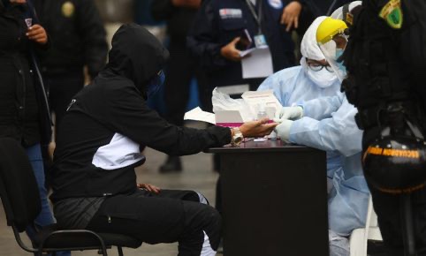 秘鲁“舞厅踩踏事件”23名被拘者中15人新冠病毒检测呈阳性