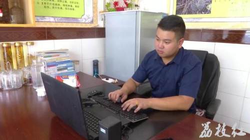 合江县文明村：林下种中药材，扶贫新“良方”
