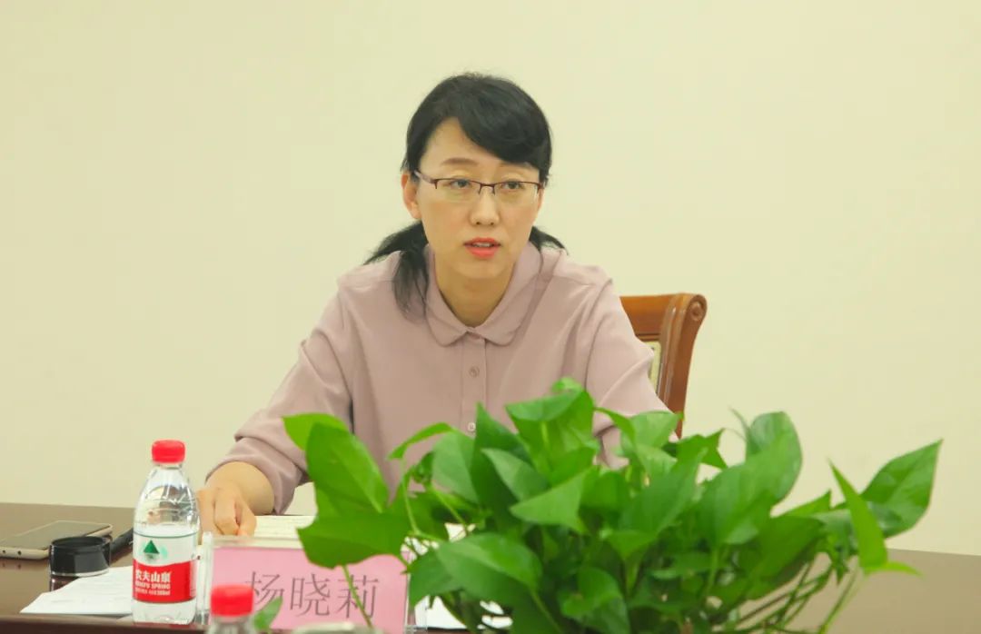 杨晓莉要求,各部门单位要"再统一思想,再坚定信心",以"不创则已,创则