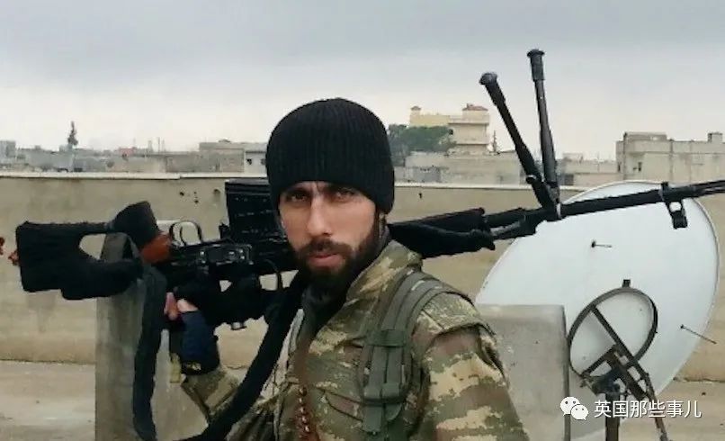 靠一把枪，他成了ISIS闻风丧胆的狙击手，一人镇守一座孤城