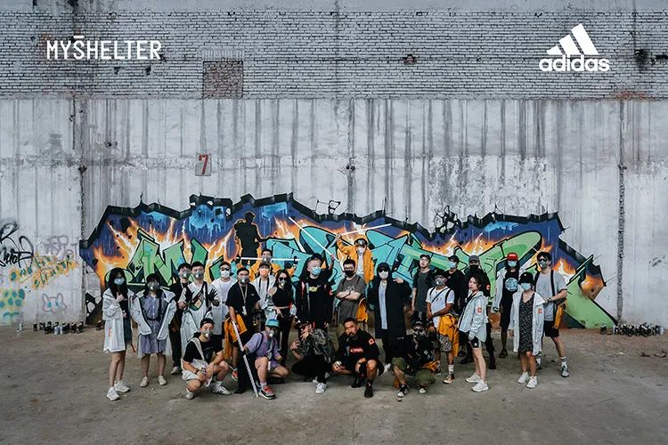 adidas 终于做出来了！想要穿的很懂潮流，它可是绕不开的选择