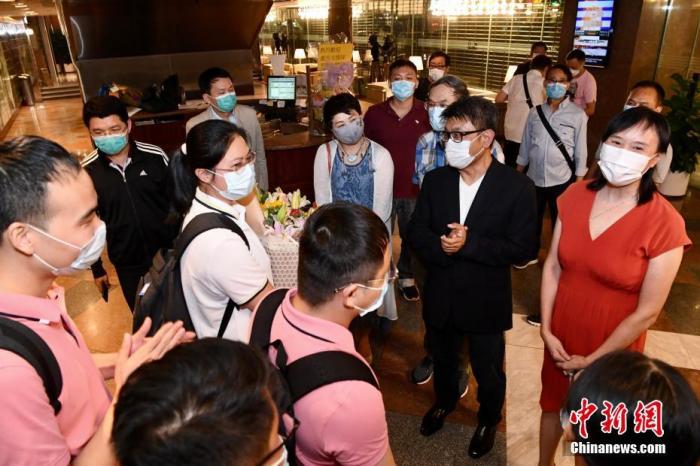 香港特区政府欢迎第三批内地核酸检测支援队抵港