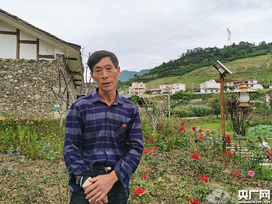 泸定桥畔，红色小城的绿色密码