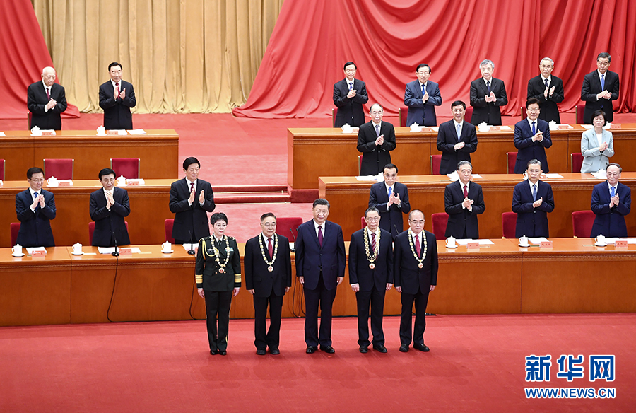 全国抗击新冠肺炎疫情表彰大会在京隆重举行 习近平向国家勋章和国家荣誉称号获得者颁授勋章奖章并发表重要讲话