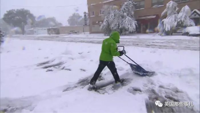 美国多地“天空染血”宛如地狱景象，还有些地方却九月飘雪