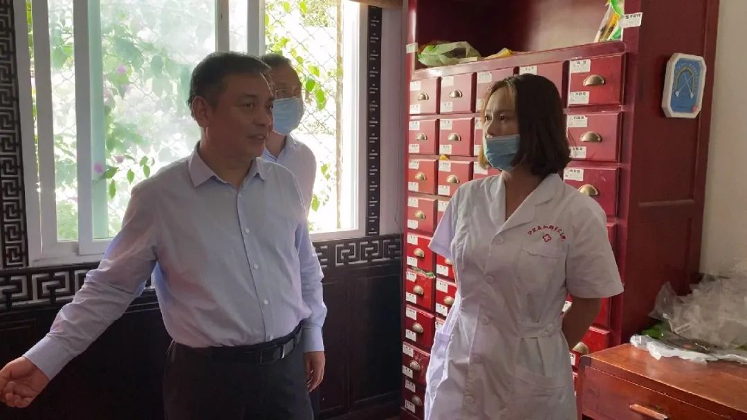 国家中医药管理局赴泸开展中医药扶贫调研