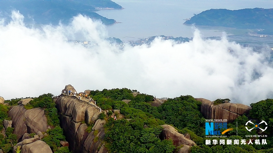 ""Flying" China" Fuding Taima Mountain: Viewing the sea, the sky and the wonderful rocks