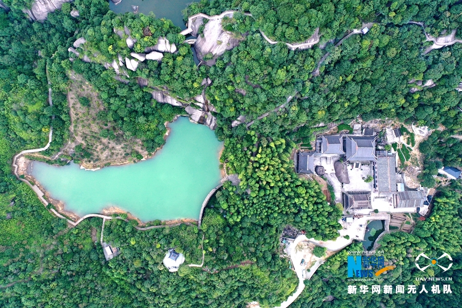 ""Flying" China" Fuding Taima Mountain: Viewing the sea, the sky and the wonderful rocks