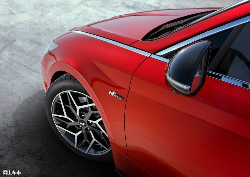 现代索纳塔新车型发布！搭2.5T+8速双离合，运动外观更时尚
