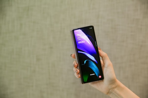 三星Galaxy Z Fold2 5G来了 折叠屏手机是否进入成熟期？