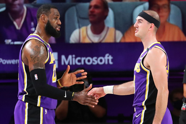 卡鲁索：末节詹姆斯开始投进跳投，我就知道对手完蛋了