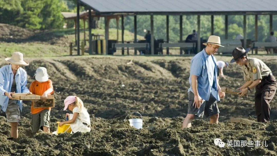 去公园打卡顺手捡了颗9克拉的大钻石…这运气简直了