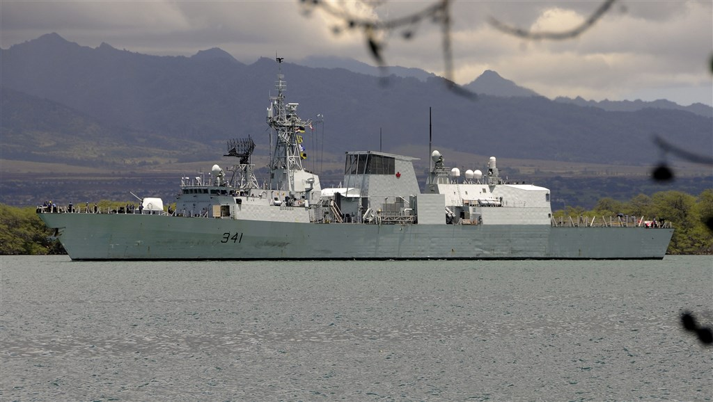加拿大护卫舰今日穿越台湾海峡，台媒称系今年除美国外首次穿越海峡外国军舰