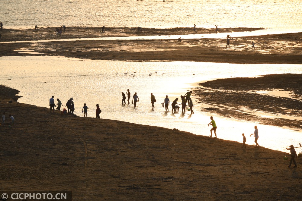 Beihai, Guangxi: Twilight Golden Beach Scenic Line