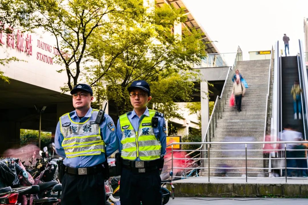 【节日我在岗】我的十二行散文诗-第10张图片-非凡网