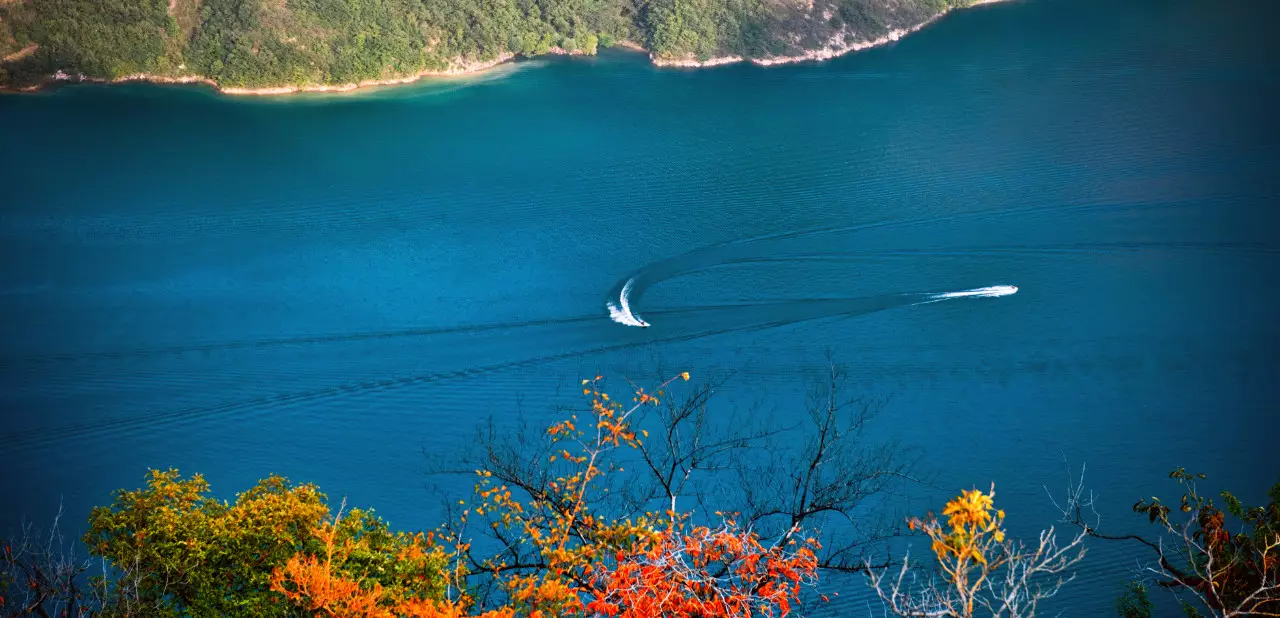The sea of ​​red leaves and clouds, the appearance is bursting!  Yuntai Mountain invites you to visit the wrong peak this weekend