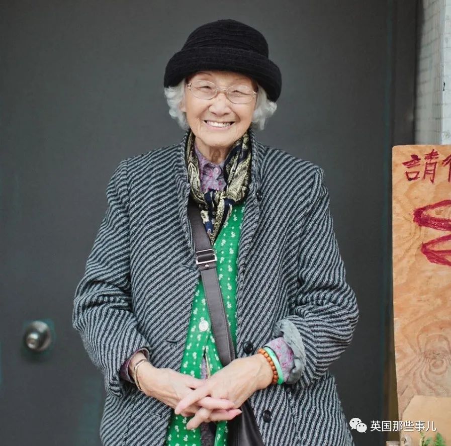 她们专拍国外中国城里的亚裔爷爷奶奶们，老年时尚秀都很有范儿呀