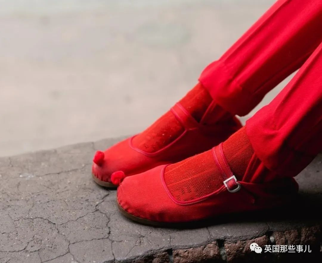 她们专拍国外中国城里的亚裔爷爷奶奶们，老年时尚秀都很有范儿呀