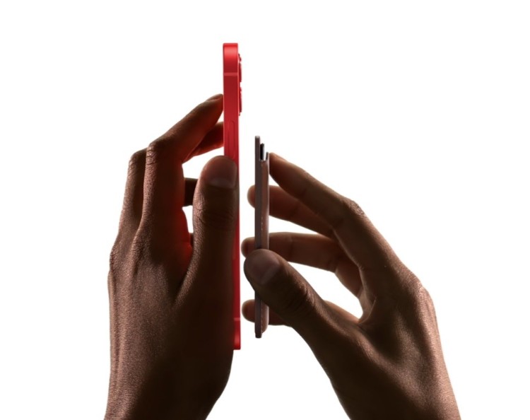 苹果发布iPhone 12，首款支持5G的iPhone