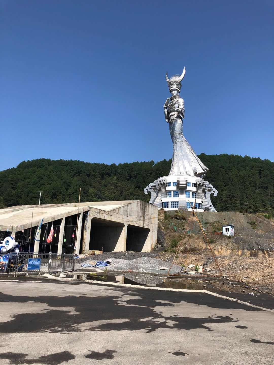 贵州剑河88米雕塑争议：当地官员称“不能因为质疑就不做了”