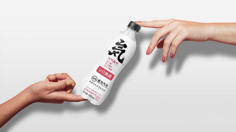 啤酒、咖啡、网红茶，威马跨界营销新玩法
