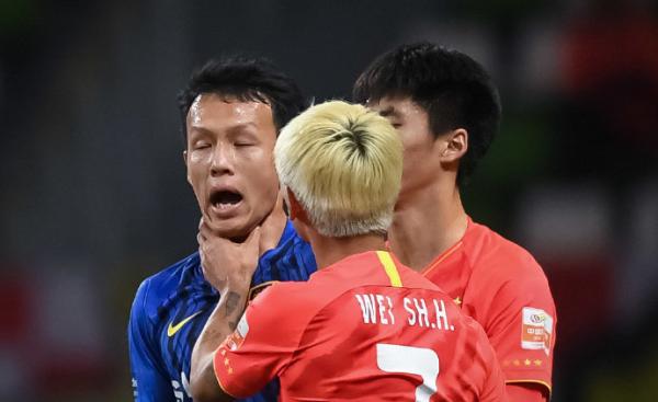 韩国裁判执法中超决赛第二场，“土哨”失去信任只怪业务不精