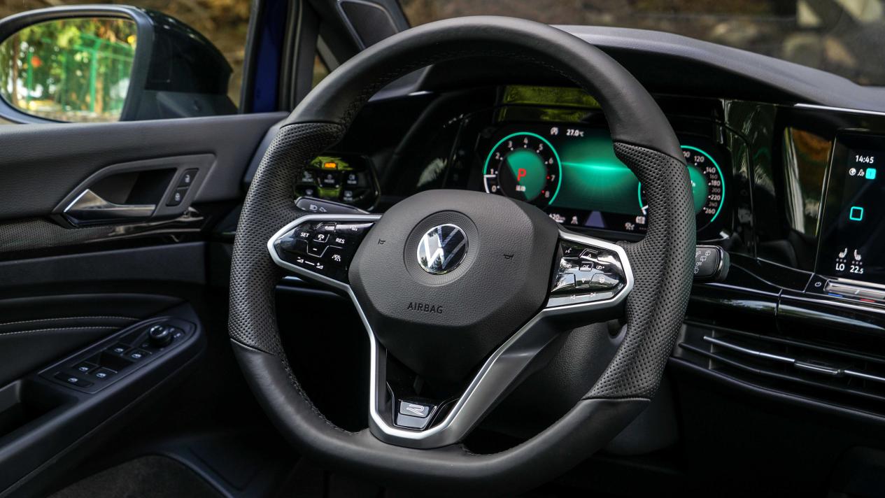 不负年轻一场 试驾：第八代高尔夫