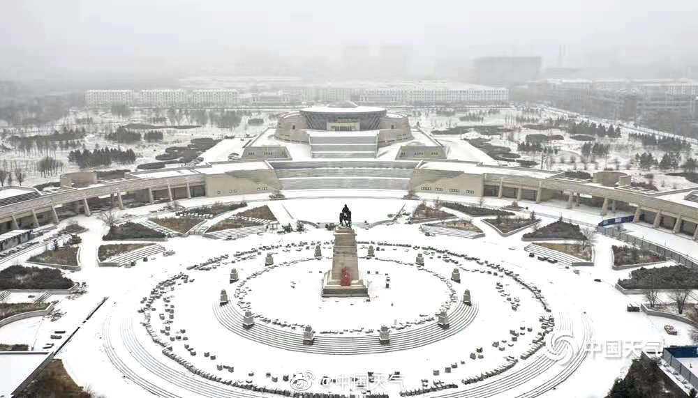北方暴雪上热搜，南方却热到破纪录！网友：呼叫“秦岭”