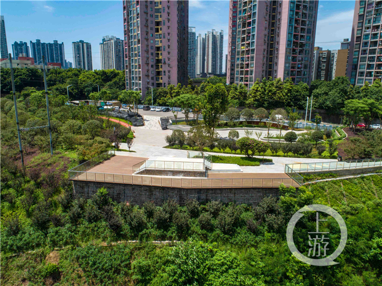 发现重庆之美丨山城“挂毯”记：看“最美坡坎崖”如何扮靓城市