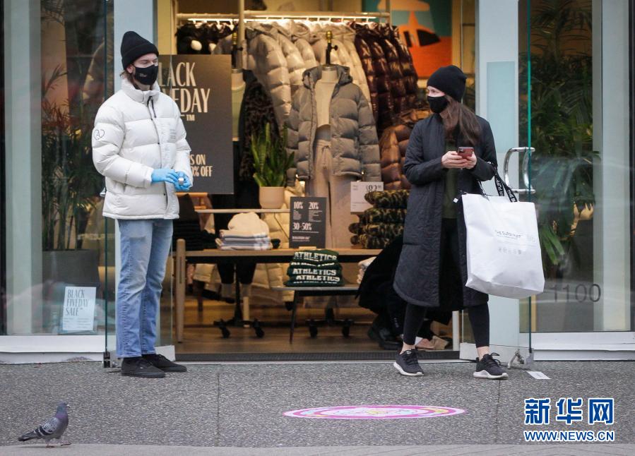加拿大温哥华：“黑色星期五”商店购物人数较往年减少