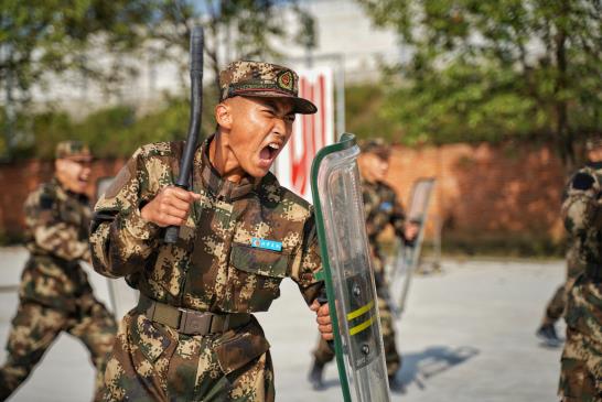 陕西武警新战士迎“寒”而上的热血时刻