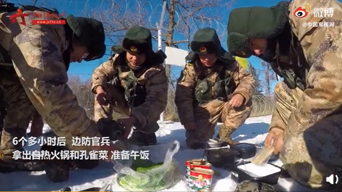 看饿了！边防官兵零下20度巡逻路上吃自热火锅，网友：他们值得