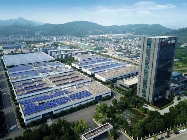 腾讯新总部设计图曝光：百余座大楼顶上都是光
