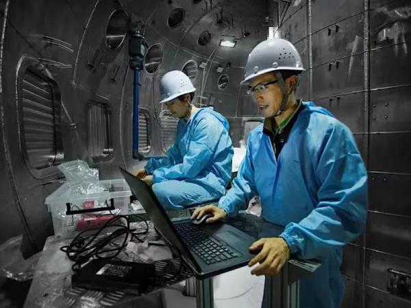 �˾۱�������ش�ͻ�ƣ��ҹ���һ��������̫�����״ηŵ�