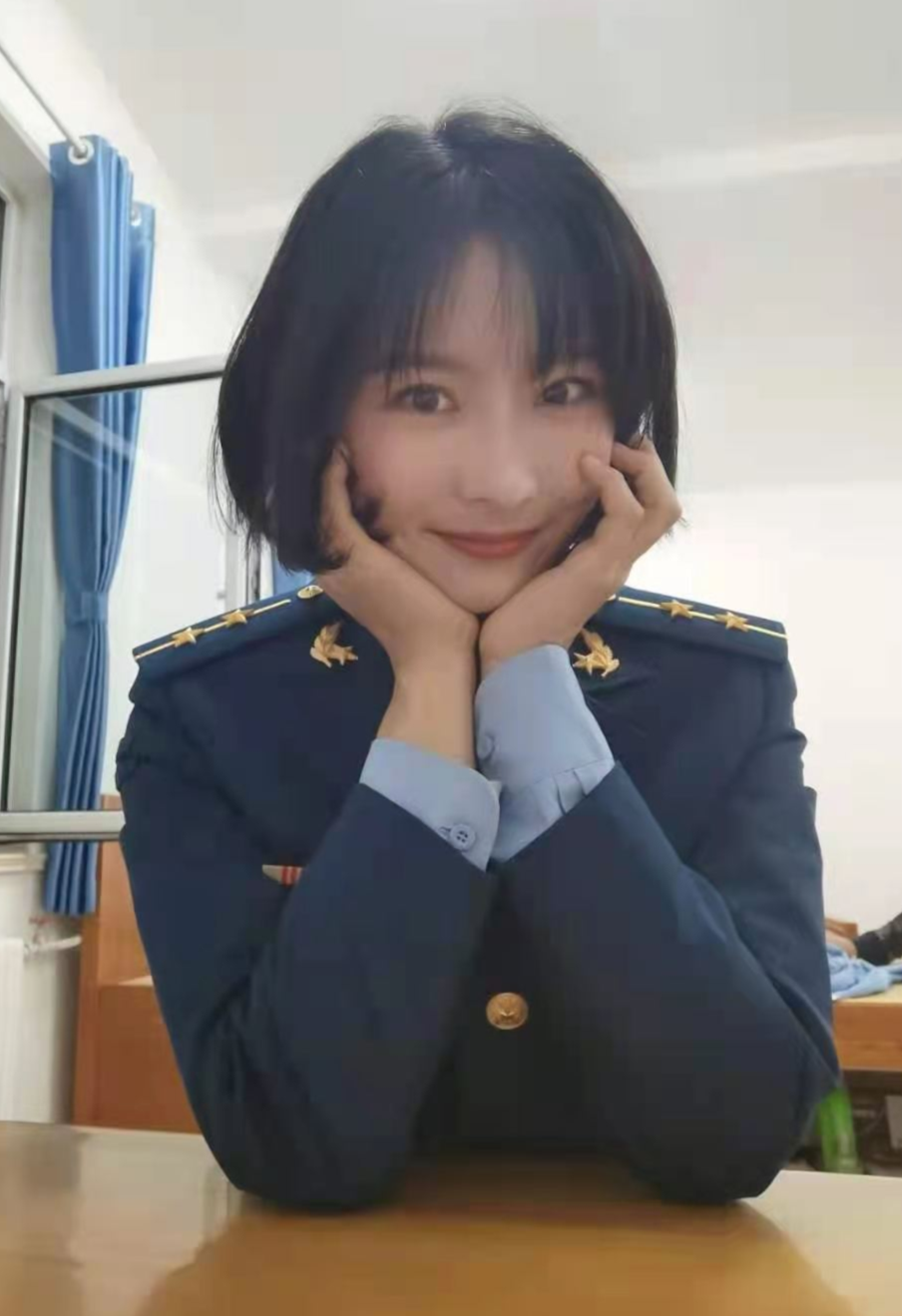 中国女军人，又美又飒