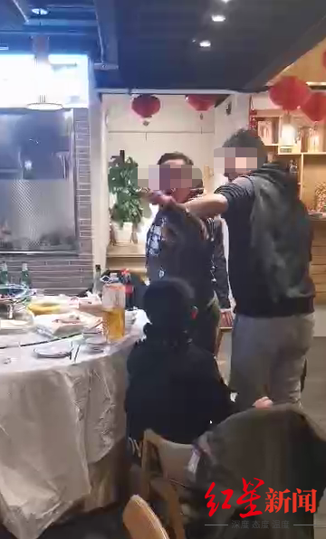北京女子被擅闯厕所的6岁男童母亲骂哭 当事人男友：无过激言语，想让家长带孩子道歉
