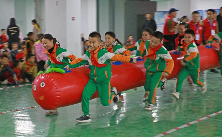 重庆开展“微笑童年，安全相伴”青少年安全自护教育活动