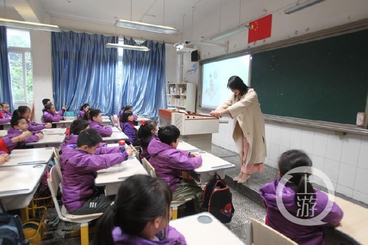 “请家长到学校来”这个学校的孩子们拍手称快