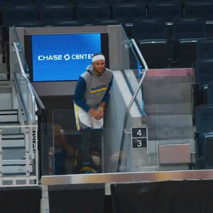 韋德驚訝於庫里的“二樓三分”：哇斯蒂芬 你認真的嗎？