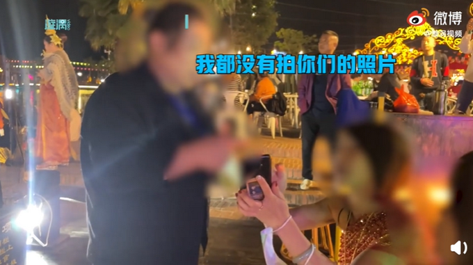 游客西双版纳夜市拍照遭收费驱赶，景区回应：游船合作方承包了那片区域
