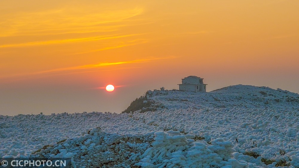 湖南常宁：高山雪景如画