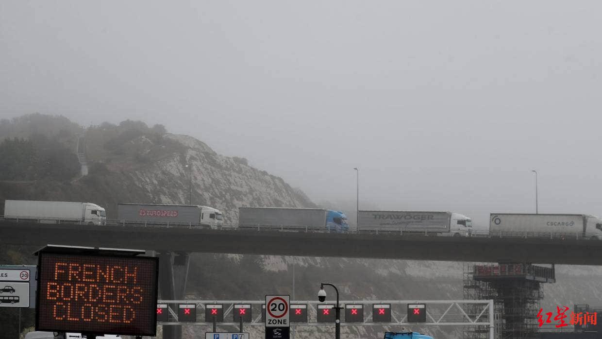 信都发不出去了，英国遭40多国断航！疫情卷土重