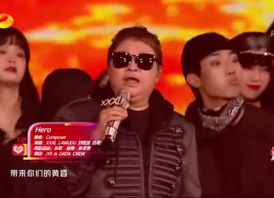 49岁韩红近照曝光，低调现身活动，身材暴瘦引人担忧