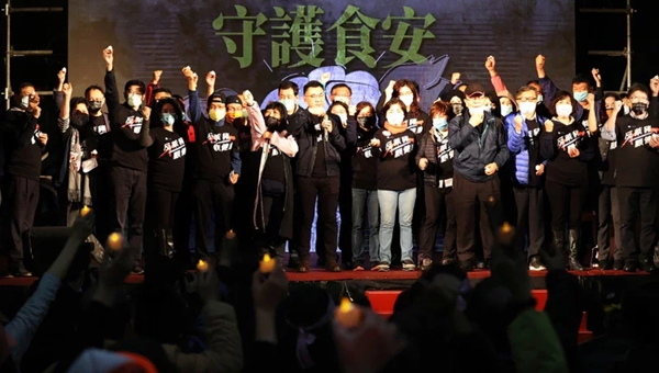 反萊豬！ 國民黨團夜宿台立法機構外備戰萊豬表決大戰