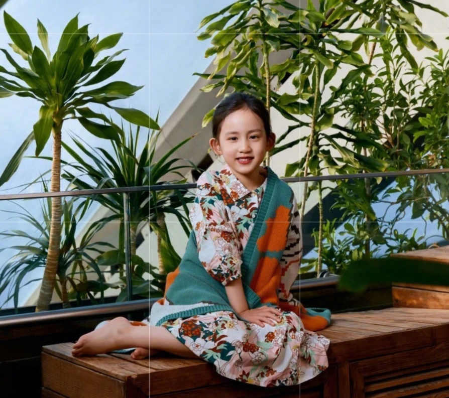黄磊两女儿上首封，孙莉谈多多染发打耳洞：让她尝试能防叛逆