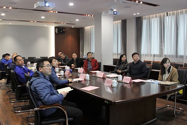 纳翔一行到广西汽车集团调研科普大篷车开发项目
